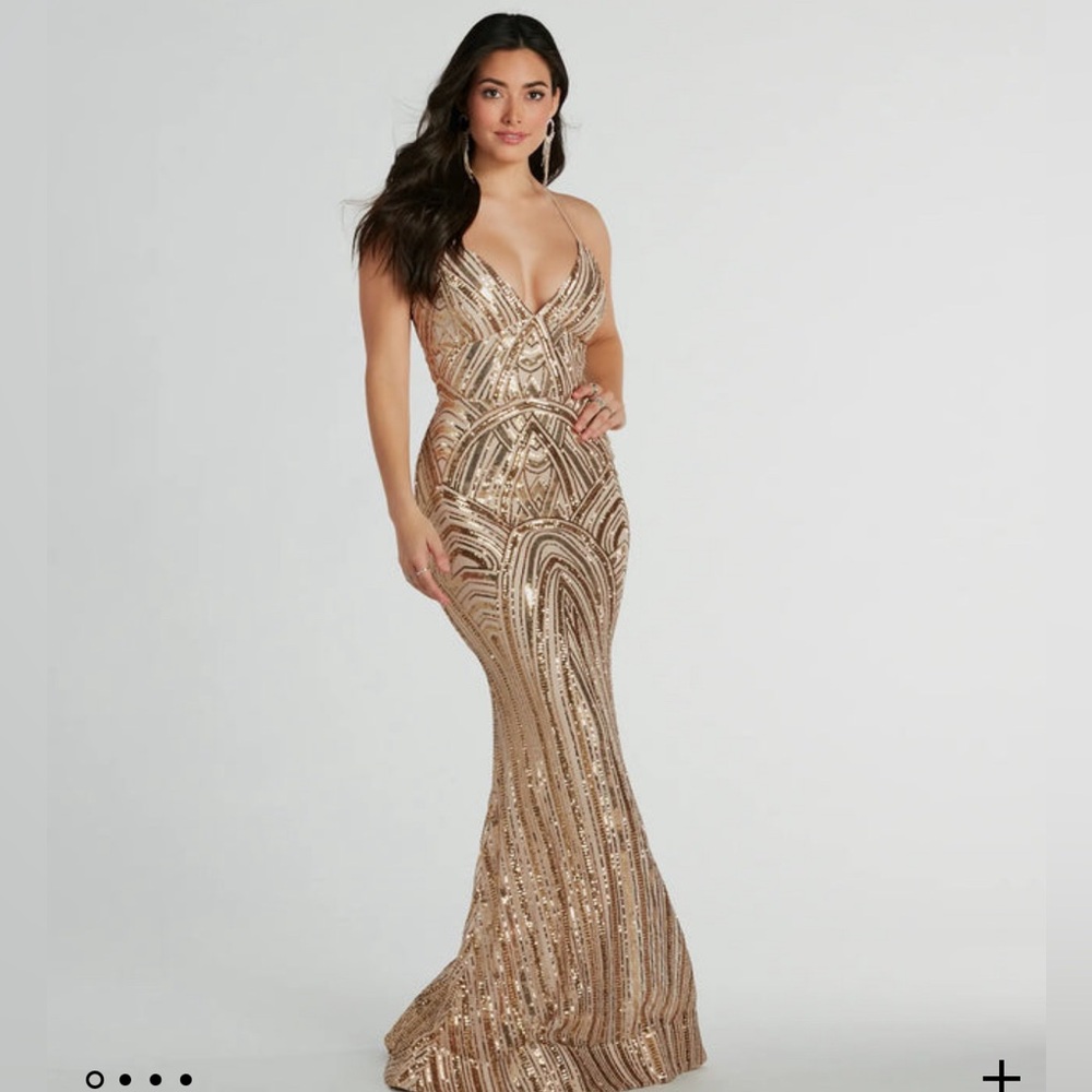 Gold prom dress | size small | only worn once!! |